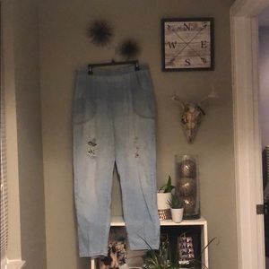 VINTAGE elastic-waist, distressed light wash jeans